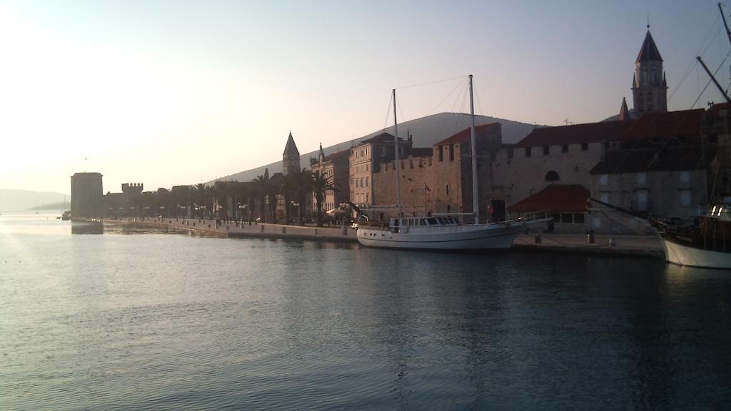 Andrea Apartments Trogir Bagian luar foto