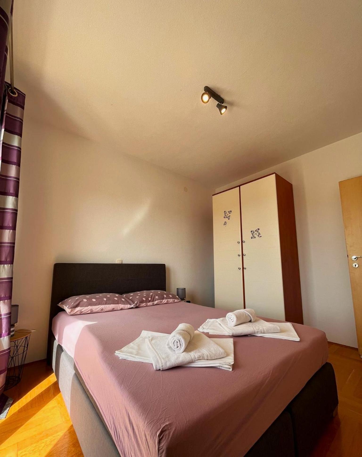 Andrea Apartments Trogir Bagian luar foto