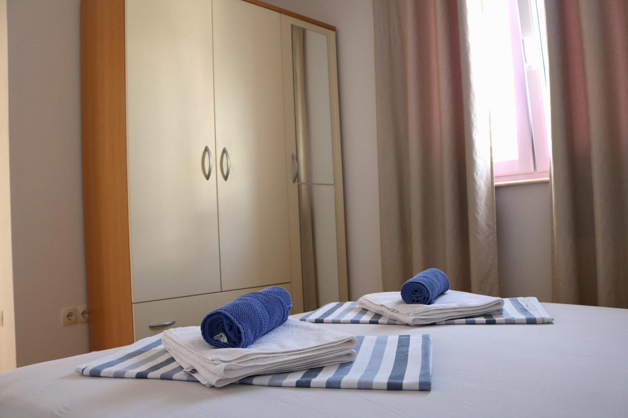 Andrea Apartments Trogir Bagian luar foto